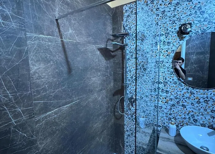 Megale Hellas לינה וארוחת בוקר *